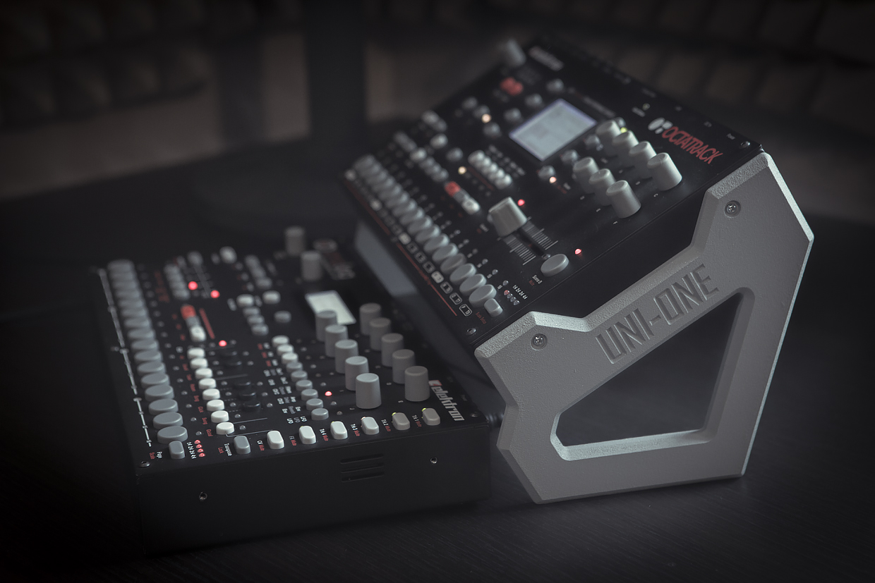 Elektron Stands 07.jpg