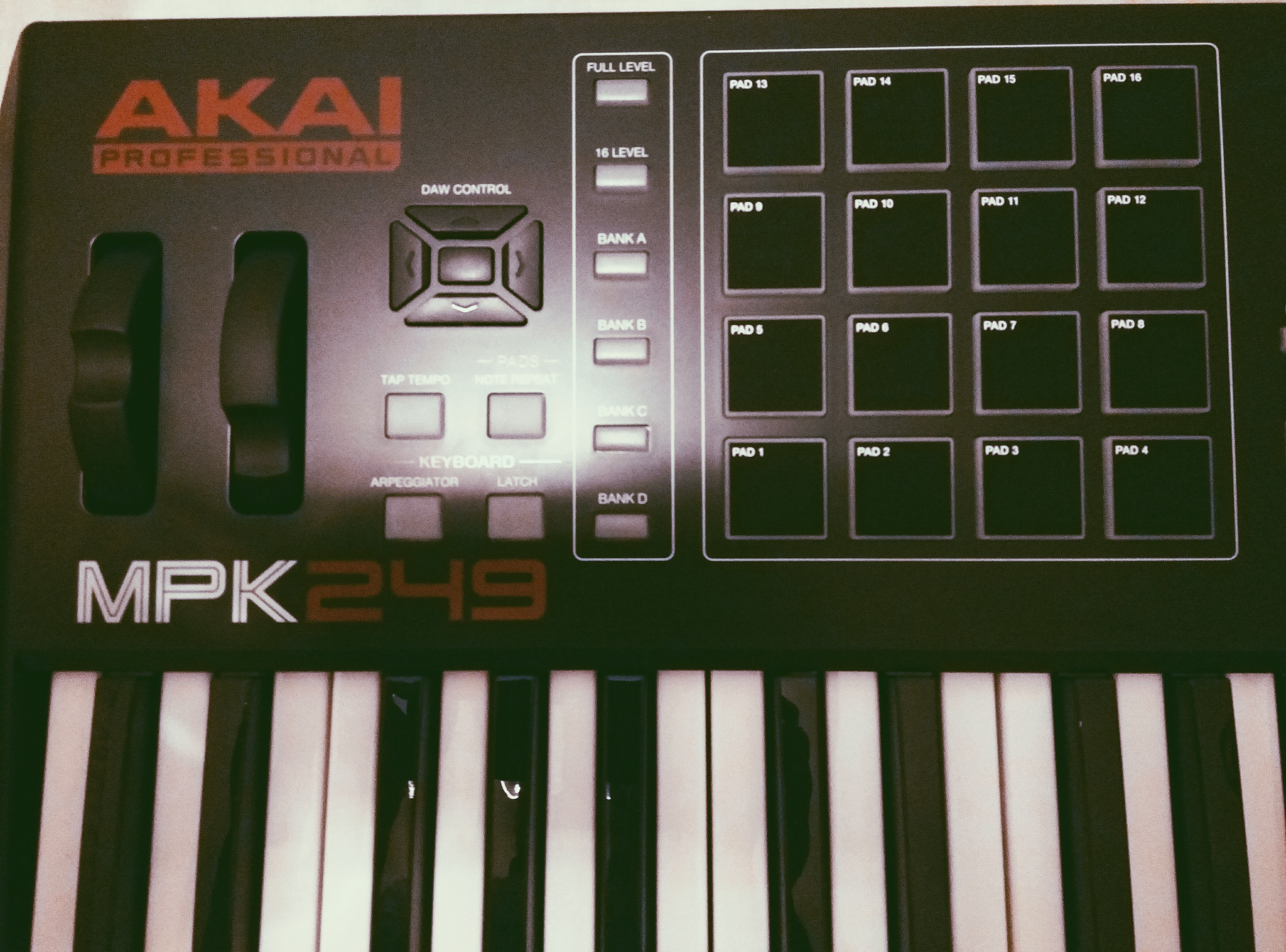 AKAI MPK249.jpg