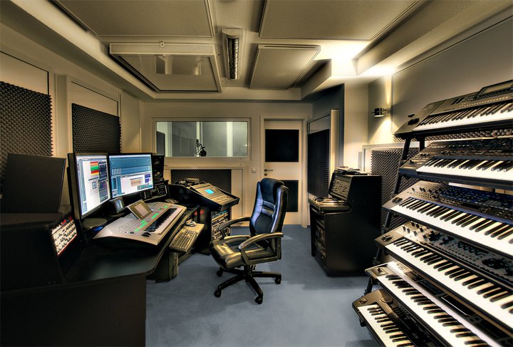 Manuel Studio.jpg