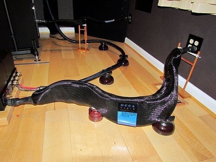 1449212951_podstavka_pod_kabel_02.jpg