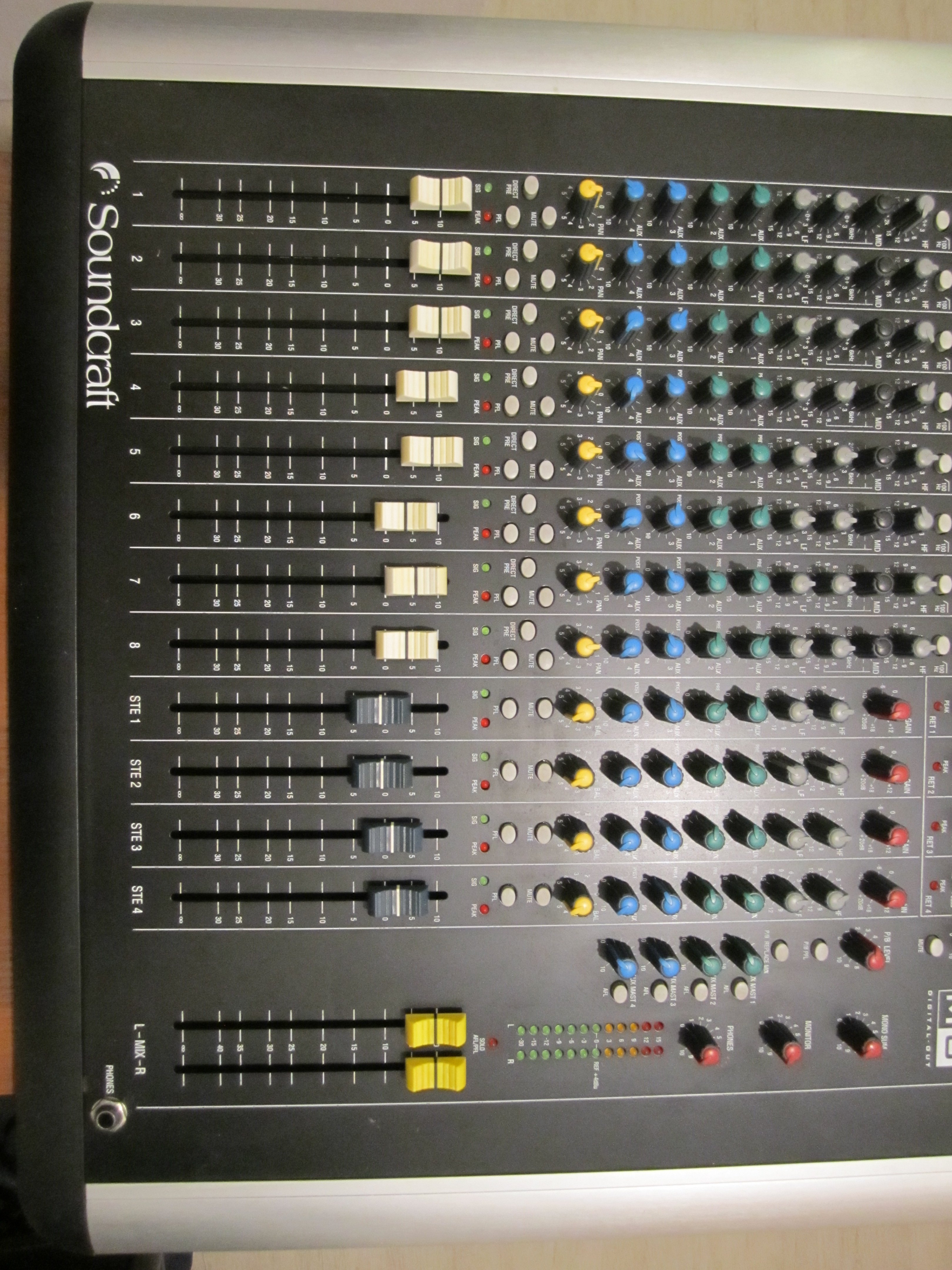 soundcraft 3.JPG