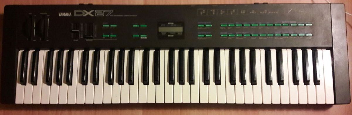 Yamaha DX 27.jpg