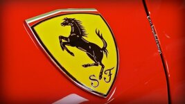 1643524510_16-hdpic-club-p-znak-ferrari-na-kapote-31.jpg